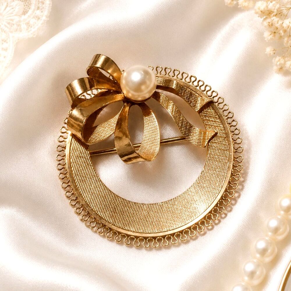 Vintage Bow Accented Cultured Pearl Circle Pin Brooch